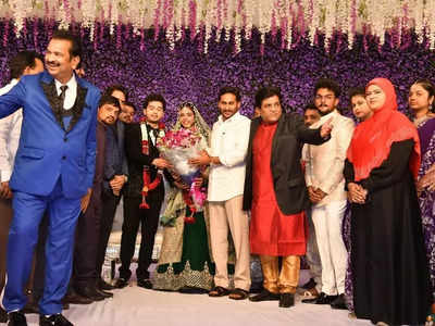 Andhra CM attends wedding reception of actor Mohammad Ali's daughter