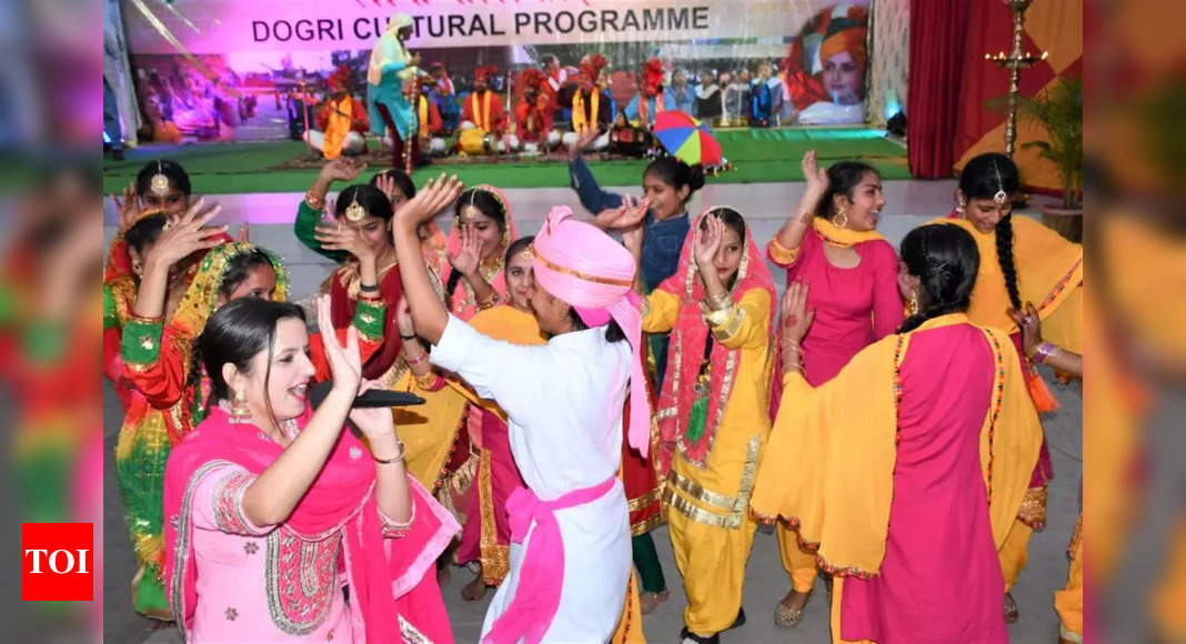 Army organises ‘Lok Kalakari’ a Dogri cultural event to kindle creativity among children – Times of India