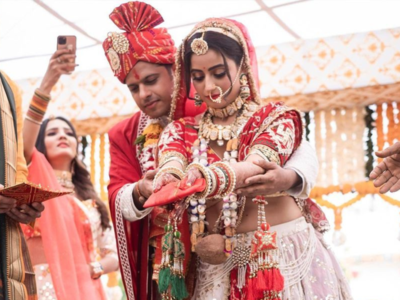 Neil Bhatt pens a loving note for his wife Aishwarya Sharma on their first wedding anniversary; says, "We’ve graduated from being friends to companions"