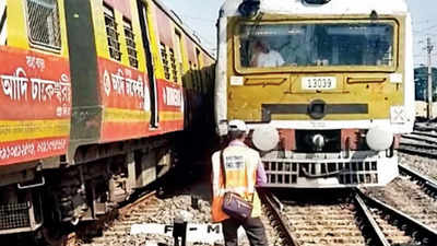 Kolkata: Trains collide in Narkeldanga, close shave for commuters