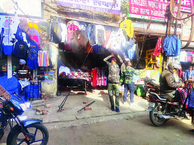MC officials, encroachers play out Tom & Jerry episode on streets