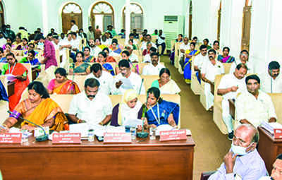 Monitor men & machinery to curb misuse by pvt parties: Councillors