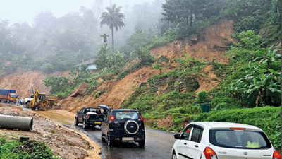 Condition of NH-275 between Madikeri & Sampaje deteriorates