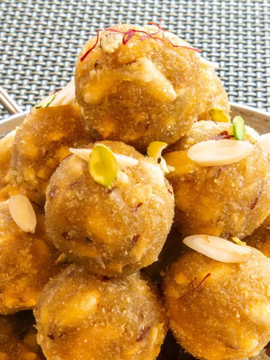 How to make winter-special Gond Ke Laddoo | Times of India