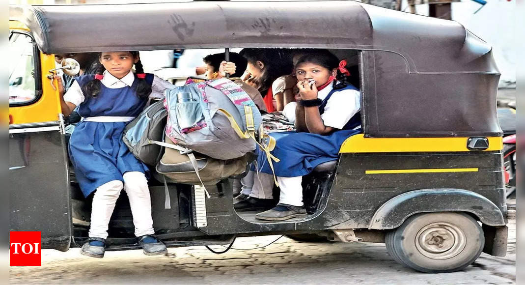 Overloaded auto-rickshaws pose threat to schoolchildren : The Tribune India