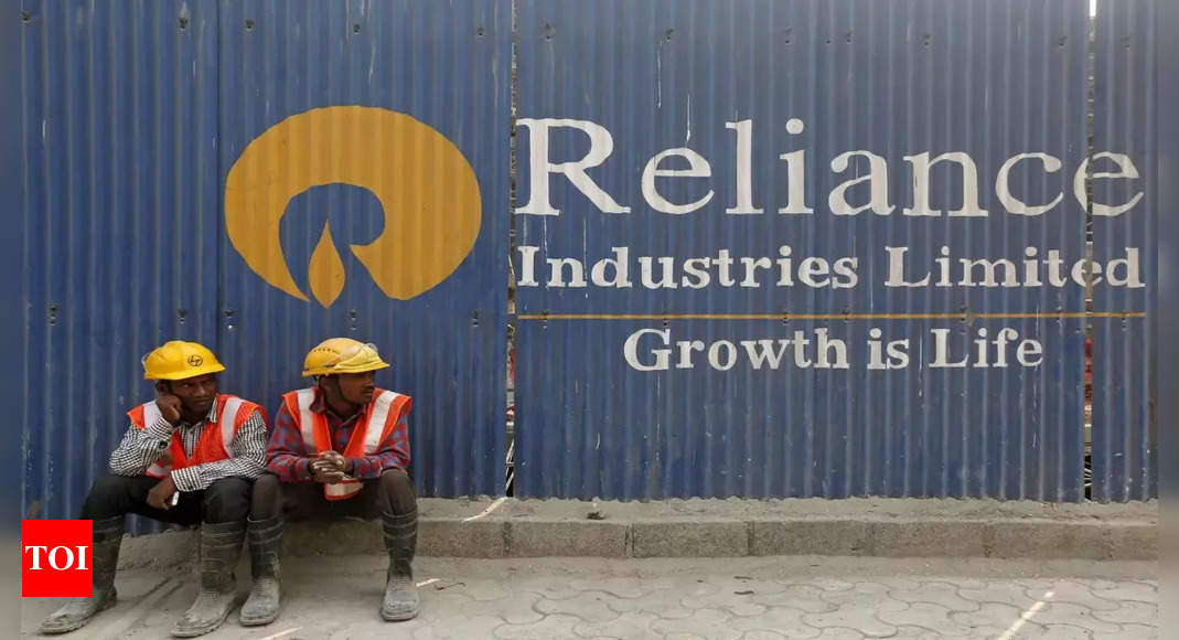 Reliance makes rare buy of Russian naphtha, ups fuel oil imports – Times of India