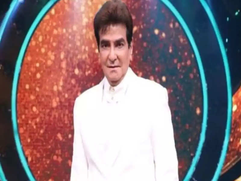 Impressed by 'Indian Idol 13' contestant, Jeetendra advises her to 'try in films'
