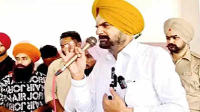 Sidhu Moosewala's father welcomes detention of gangster Goldy Brar in US