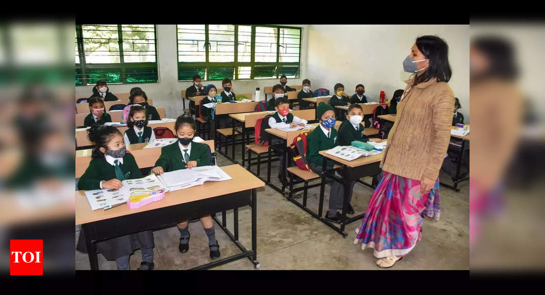 Kerala teacher files complaint after headmistress pulls her up for wearing leggings – Times of India