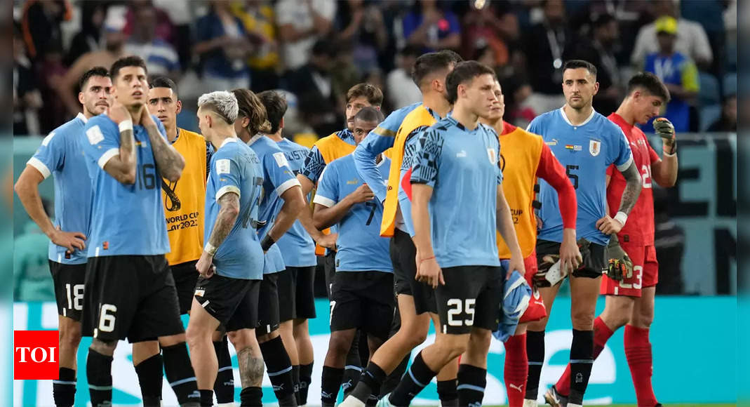 Uruguay beats Ghana 2-0 at World Cup but both teams out