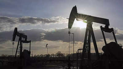EU reaches deal for $60 per barrel price cap on Russian oil