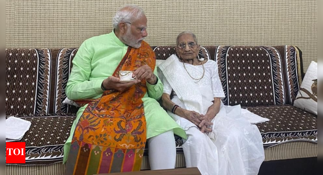 Live: EC asks Gujarat voters to come out in large numbers