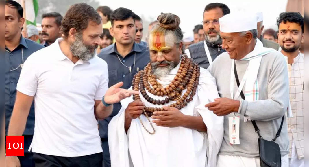 Bharat Jodo Yatra Resumes From Mahudiya Village Of Madhya Pradesh Computer Baba Joins Rahul 