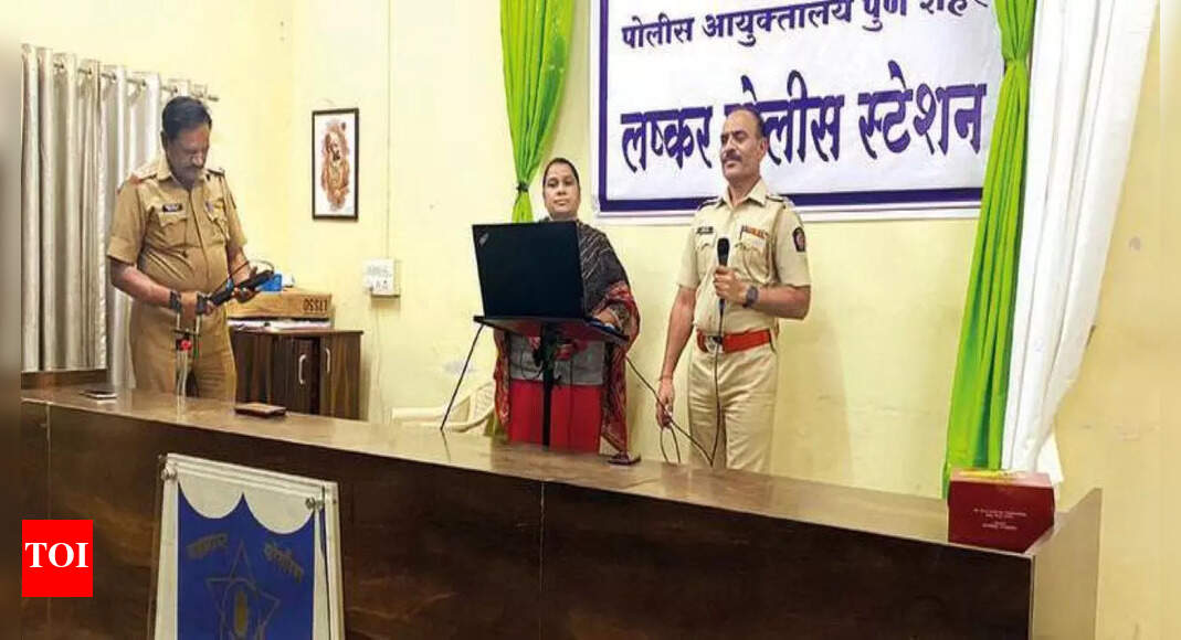 Pune Cops & civilians croon their troubles away at this police station