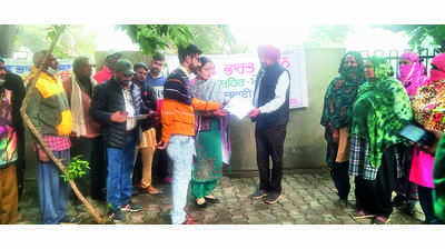 Civic body felicitates sweepers promoting cleanliness every month