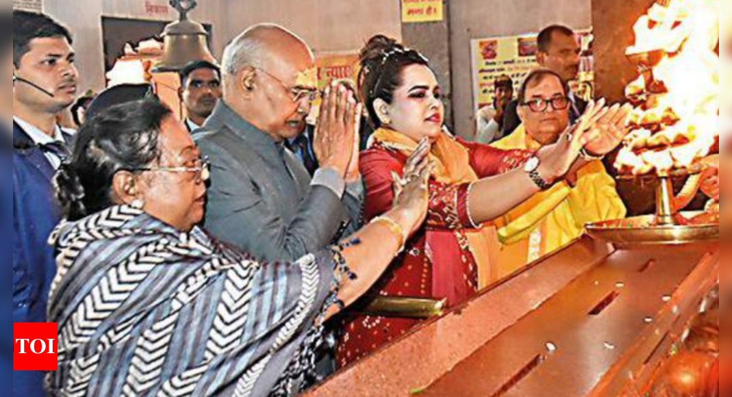 Kovind: Kovind Offers Prayers Atmahavir Temple, Gurdwara | Patna News ...