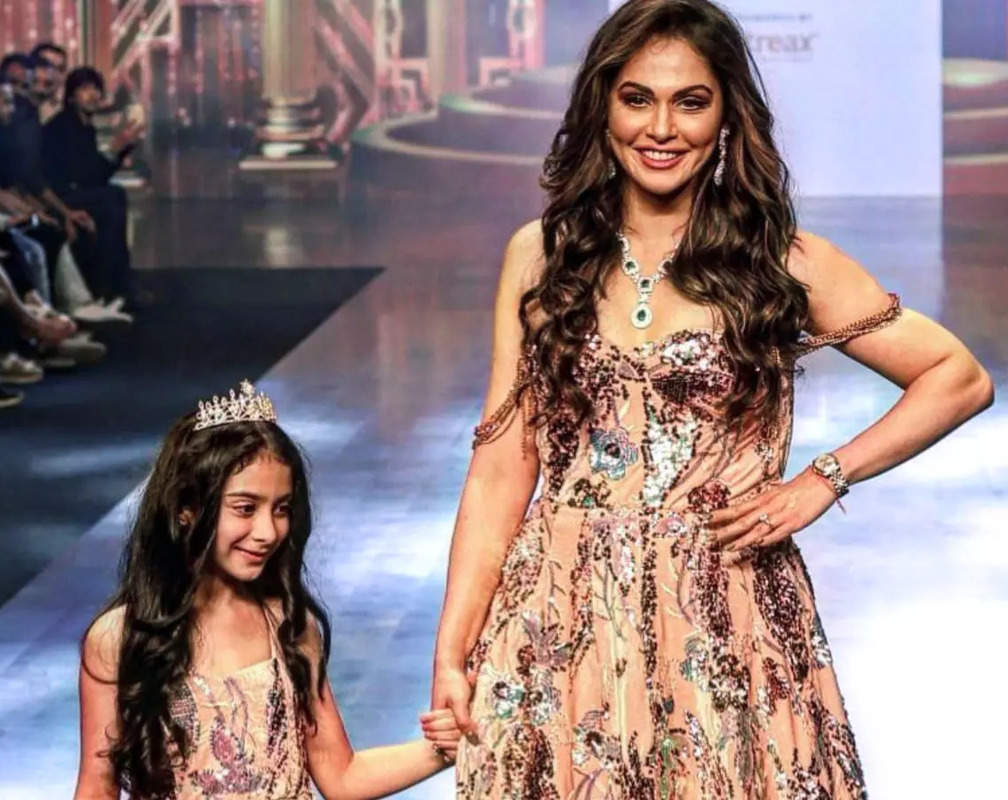 
Isha Koppikar Narang talks about her daughter Rianna’s favourite Bollywood actors
