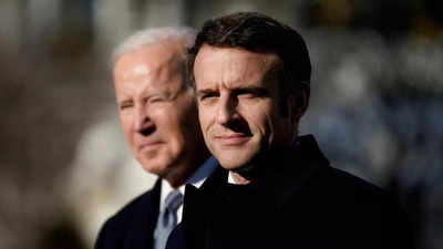 Emmanuel Macron says west should consider Russian guarantee