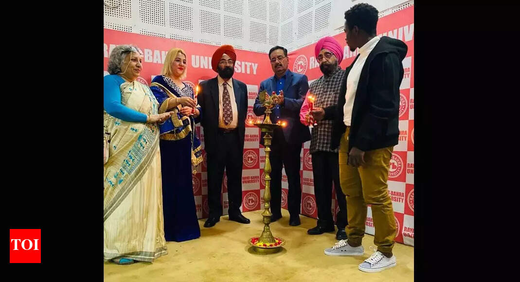 Old students of RBU share their stories at alumni meet | Chandigarh ...