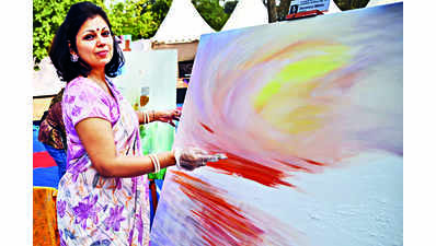 Amid fun & festivity, int’l artists create oasis of art