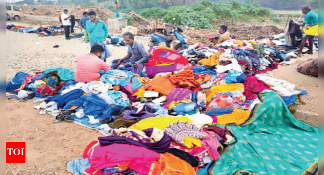 Chennai Ragpickers, traders send your old clothes to factories, not