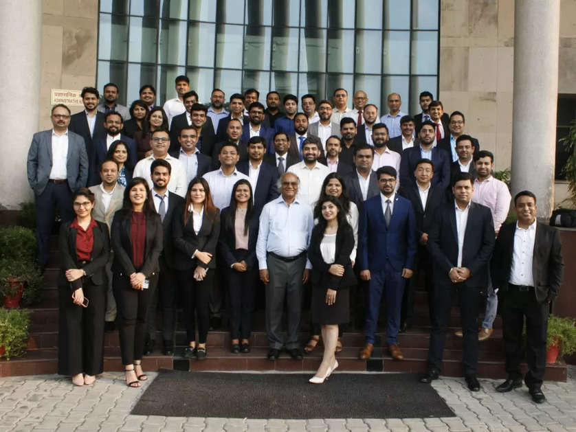 5 things that IIM Lucknow’s two-year Post-Graduate Programme in Management for Working Executives (PGPWE) would help you with