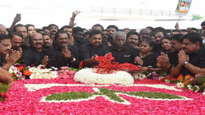 Jayalalithaa death anniversary: AIADMK members take vow to chase opponents away