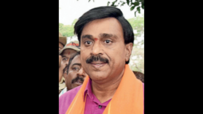 In Karnataka Snubbed by bjp, Gali janardhan reddy plans to move out of ballari