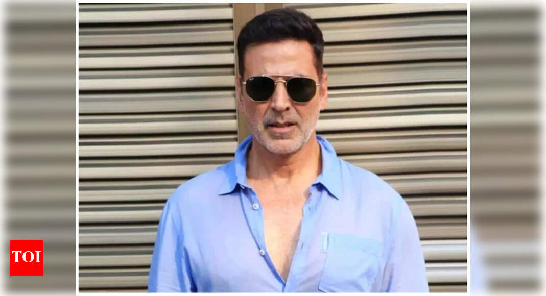 Akshay Kumar begins shooting for debut Marathi movie ‘Vedat Marathe