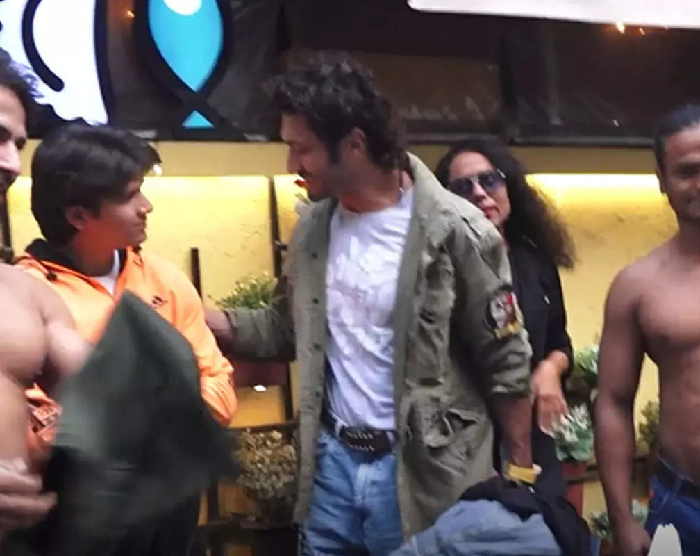 
Watch: Vidyut Jammwal’s crazy fans perform stunts in front of him
