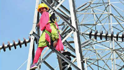 India’s first linewomen climb power pyramid