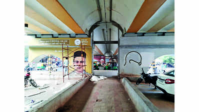 Paintings of more leaders at I-T flyover