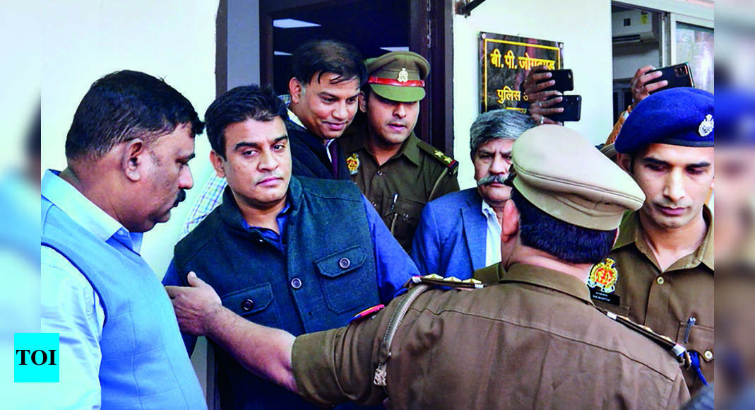 जेल में बंद एसपी विधायक के परिवार के पास हैं 15 लाइसेंसी हथियार |  कानपुर समाचार – टाइम्स ऑफ इंडिया
