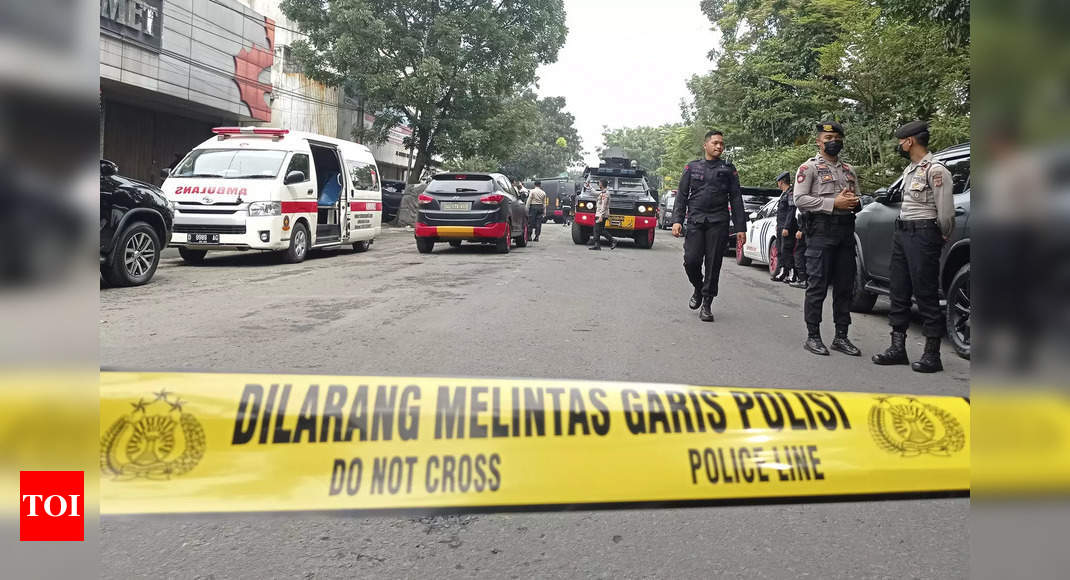 Suspected suicide blast at Indonesian police station, cop killed – Times of India