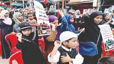 Muslim outfits protest on Babri anniversary