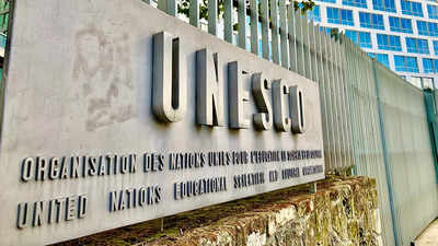 What is UNESCO’s 10-plan strategy for distance learning solutions?