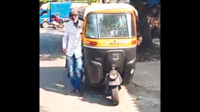 Auto, the new vehicle to spread awareness about power bill con in Maharashtra