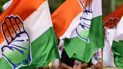 Day before election results, Cong expels 30 Himachal netas