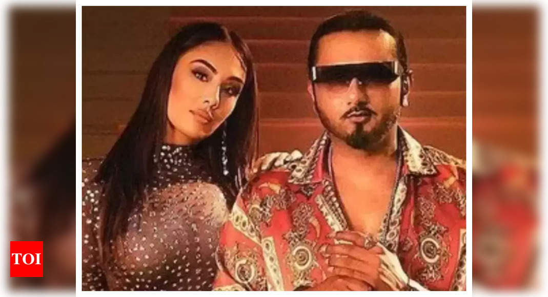 Honey Singh introduces Tina Thadani as his girlfriend months after divorce from ex-wife Shalini Talwar, gets trolled Hindi Movie News