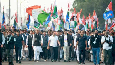 Rahul Gandhi begins 92nd day of Bharat Jodo Yatra from Kota city ...