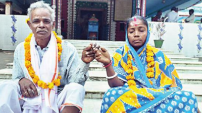 Neglected by kids, elderly man ties knot with 65-year-old in Odisha