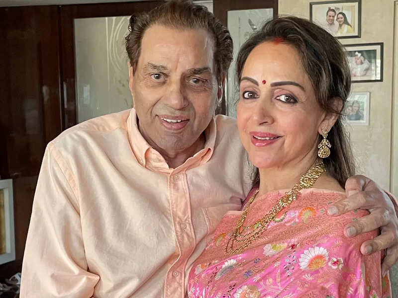 Hema Malini wishes happy birthday to 'the love of her life' Dharmendra; Bobby Deol, Sunny Deol shower love on their father - Pics inside