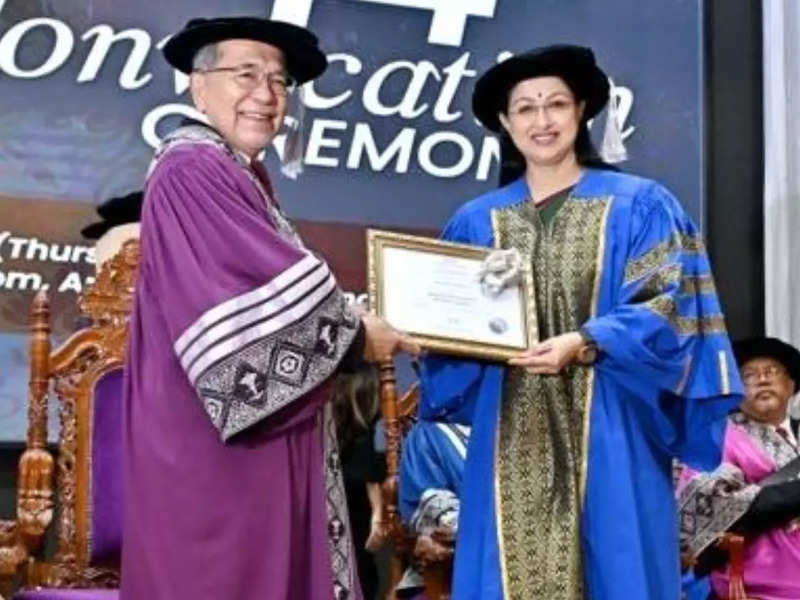Gautami gets honorary doctorate from Malaysian University
