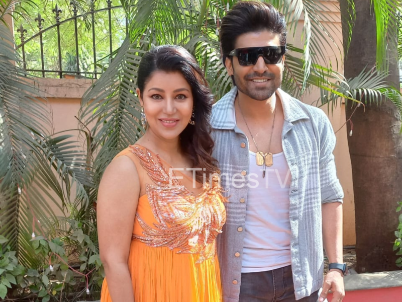 Gurmeet Choudhary and Debina Bonnerjee look radiant at their first work outing together after having babies