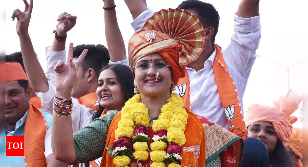 Bjp Gujarat Polls 15 Women Candidates Emerge Victorious In 2022 Two More Than 2017 14 Of 7296