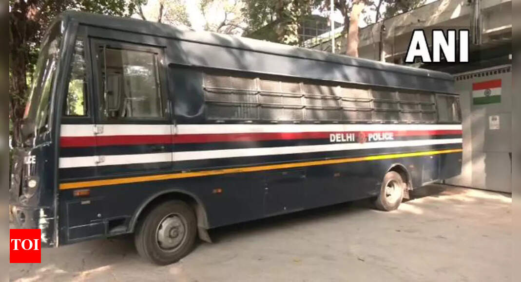 ड्रग्स मामले में दिल्ली पुलिस ने टैटू आर्टिस्ट जसराज सिंह को किया गिरफ्तार |  दिल्ली समाचार – टाइम्स ऑफ इंडिया