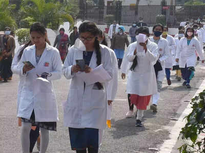 Foreign returned medical students: SC directs Centre, NMC to find solution, says career will be left in lurch