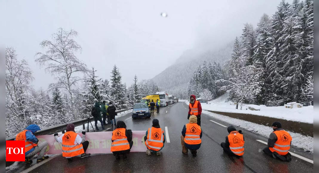 Climate activists from France and Italy block Mount Blanc tunnel – Times of India
