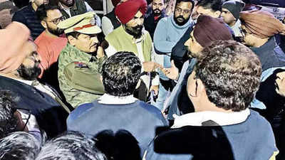 Industrialists' stir reaches gates of AAP MLA's house in Punjab