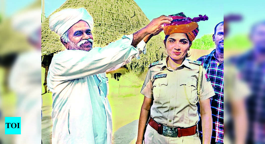 बाड़मेर की लड़की अपने गांव में पहली पुलिस अधिकारी बनने के लिए सभी बाधाओं से लड़ती है |  जयपुर समाचार – टाइम्स ऑफ इंडिया